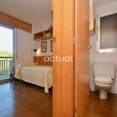 Apartment Athenea B3 *