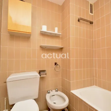 Athenea B3 Apartment
