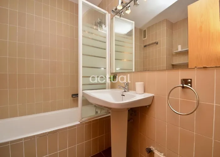 Athenea B3 Apartment