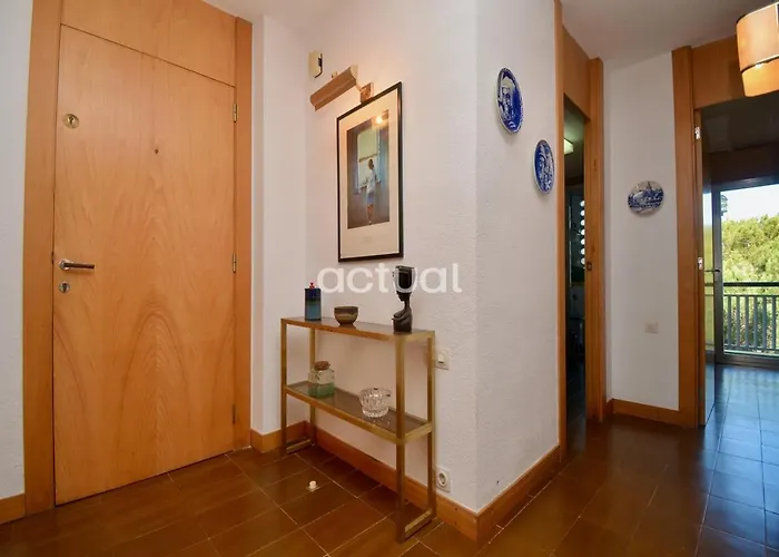 Apartment Athenea B3 *